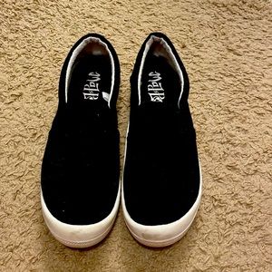 Off brand black sneaker slip on shoes-size 7